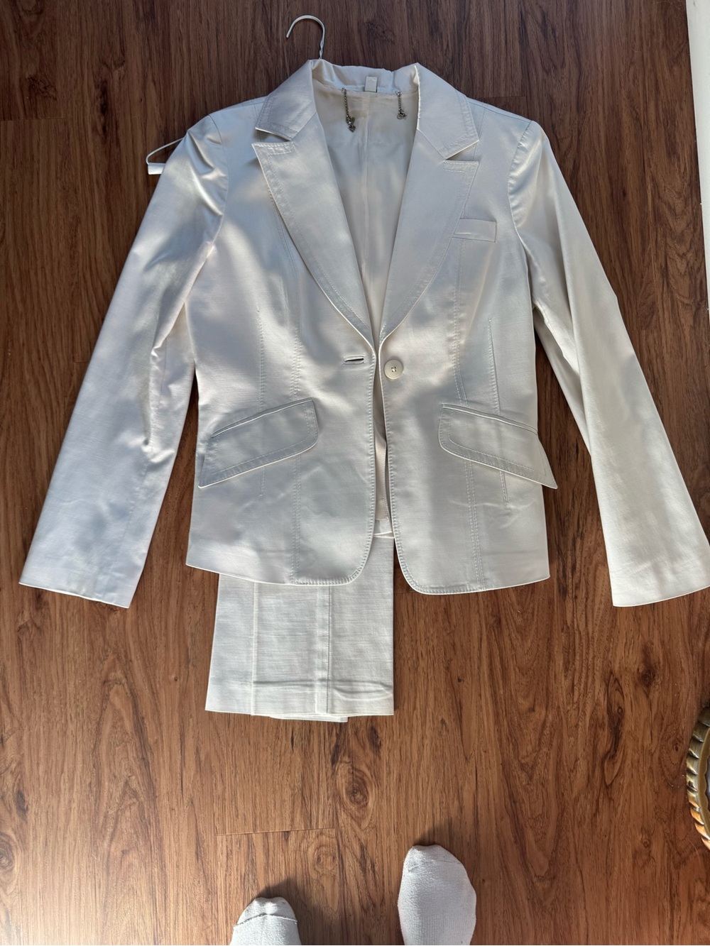 Bebe White Satin Tailored Pantsuit Jacket & Trousers - Picture 2 of 6